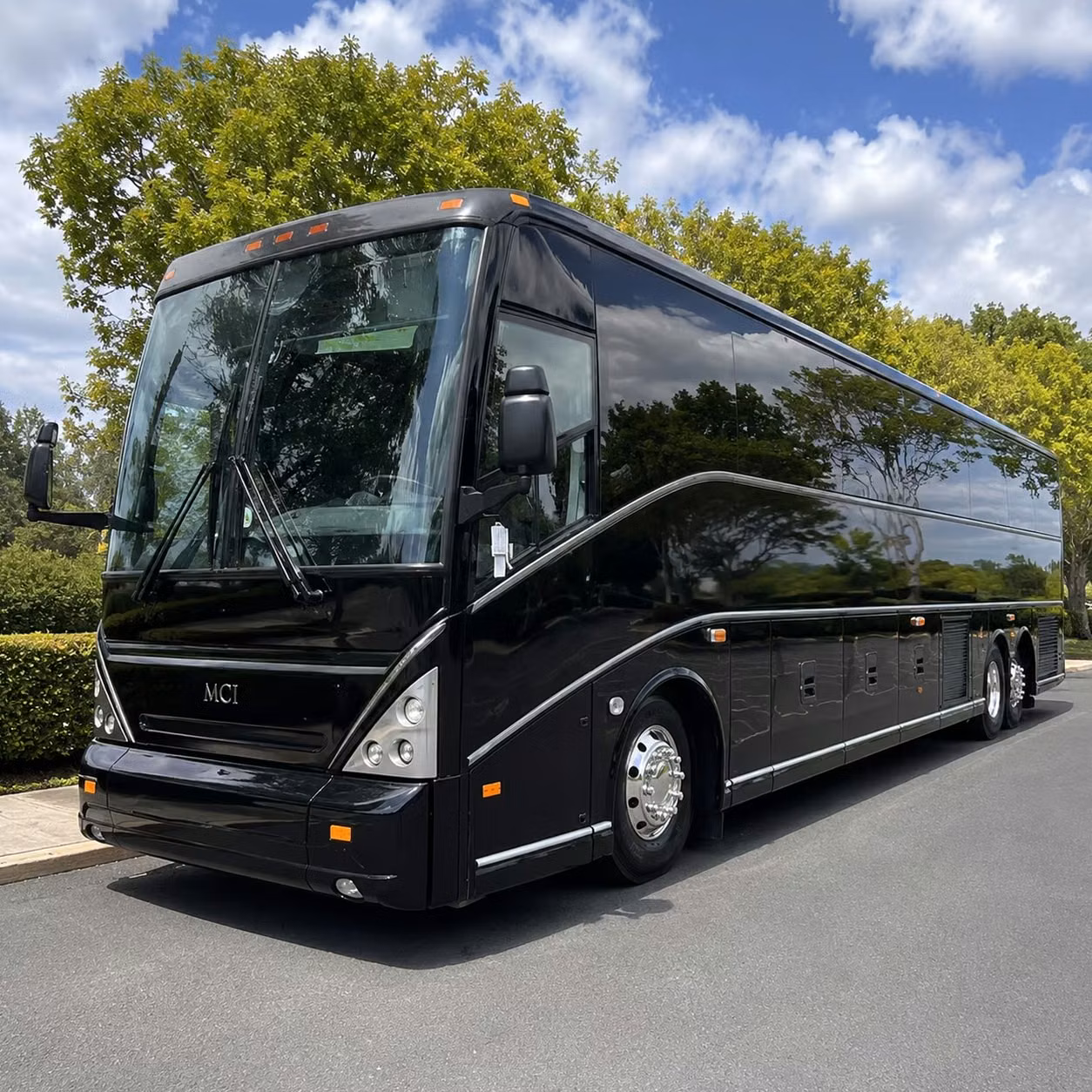 construction and workforce shuttle bus rentals in redding